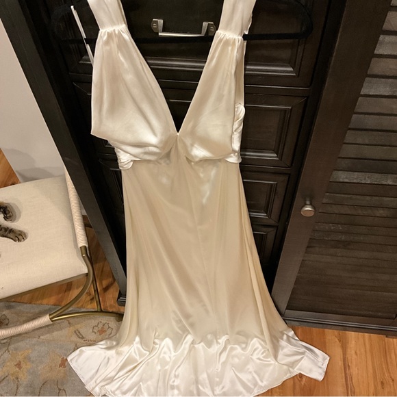 Reformation Viera brand new size 0 Bridal Wedding Silk Gown halter top Ivory - Picture 14 of 14